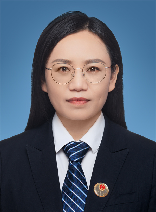 孫貴蓮（公證員助理）